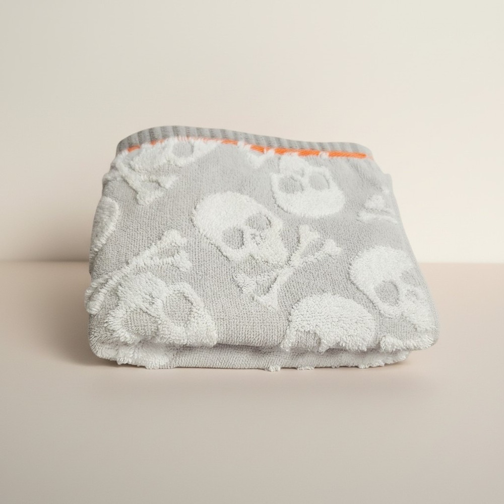 Caro‎ Home Halloween Skull Crossbones Hand Towel Gray White Orange Cotton Goth